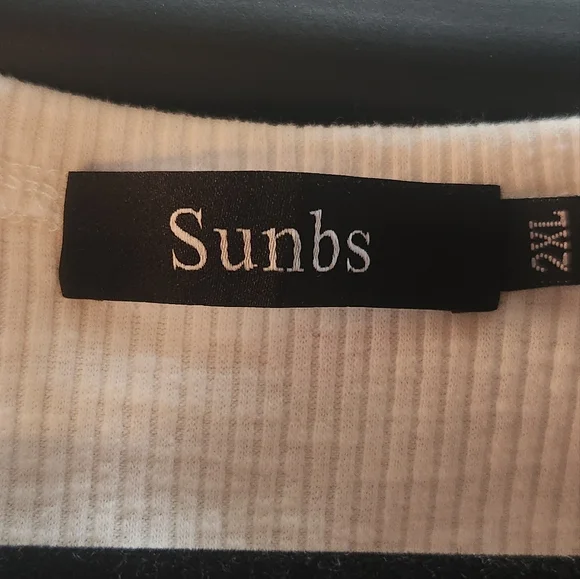 Set of 3 Women's Sleeveless Ribbed Tank Tops - Dark Grey, White and Beige - Picture 9 of 11